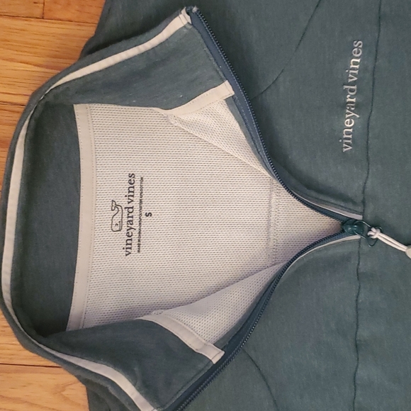 Vineyard Vines Pullover - Picture 4 of 5